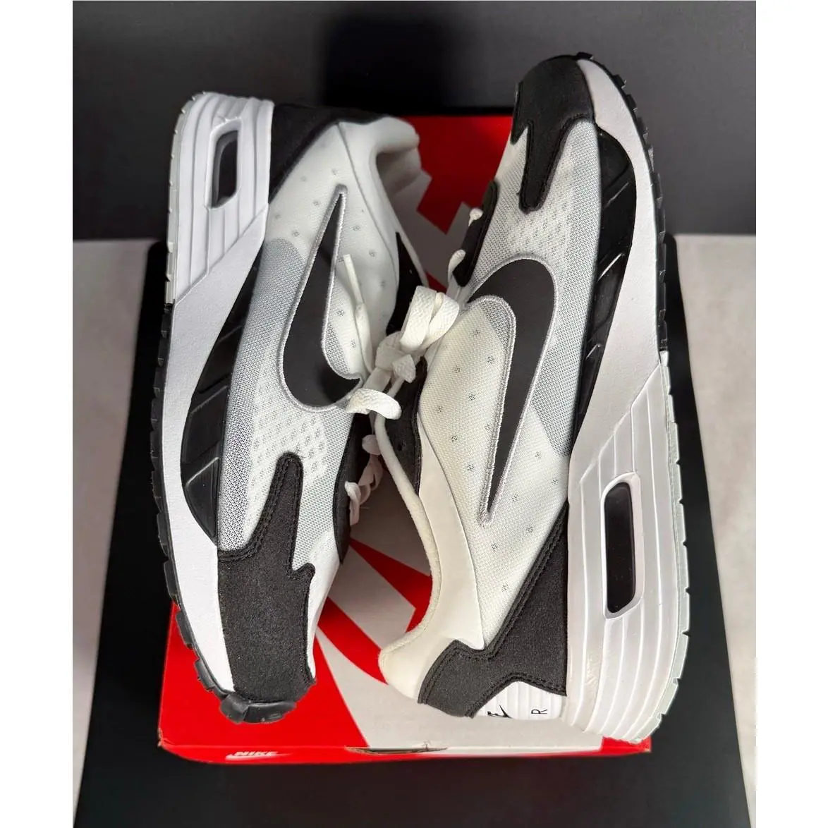 Nike Air Max Solo FN0784-101 White Black W10 M8.5 w/ Entrupy Coa
