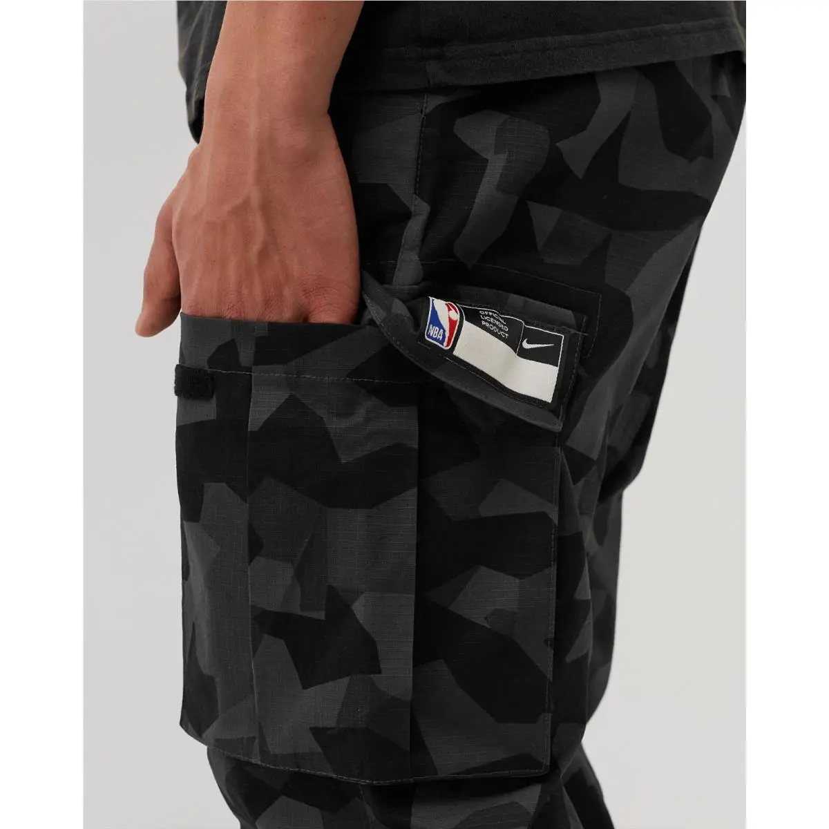 Nike clothing - Nike Courtside NBA Team 31 - Black 4
