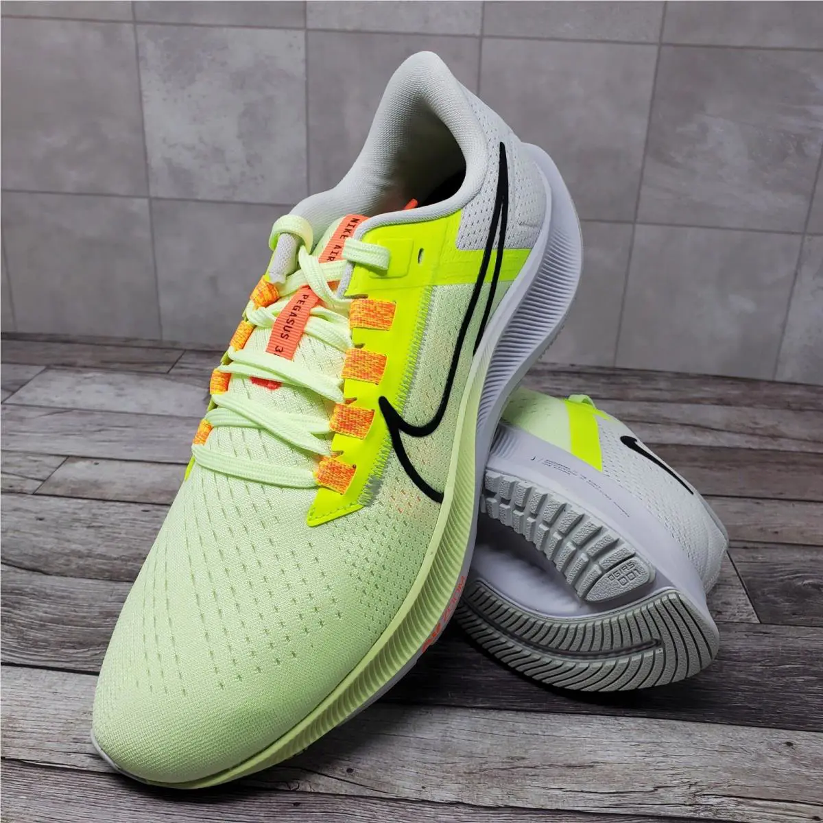 Nike Men`s Size 8.5 Air Zoom Pegasus 38 Shoes Volt Black CW7356-700