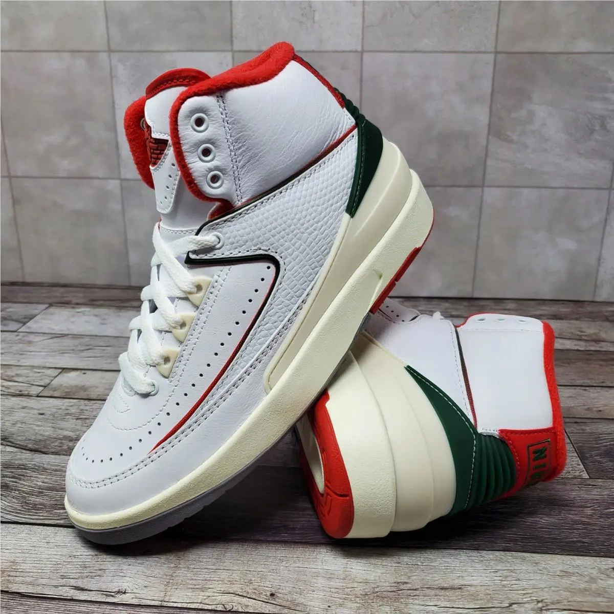 Nike Air Jordan 2 Retro GS Origins White Fire Red Green DQ8562-101 Size 4.5Y