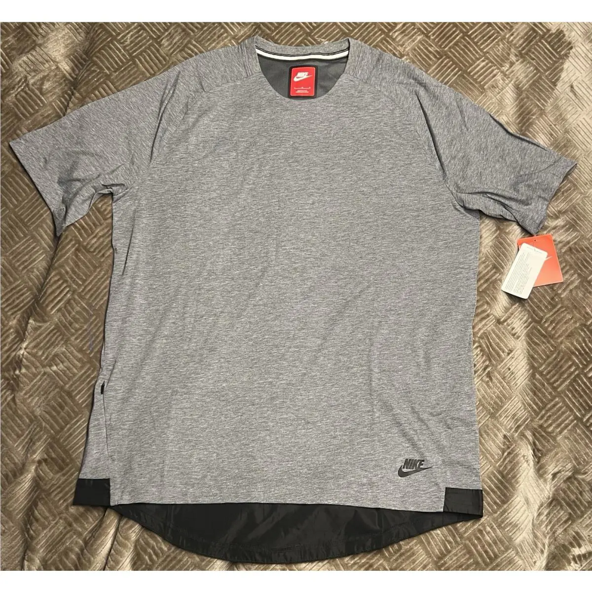 Size Large - Nike 2016 Tech Hidden Pocket Gray Black Sample T-shirt 805122 091