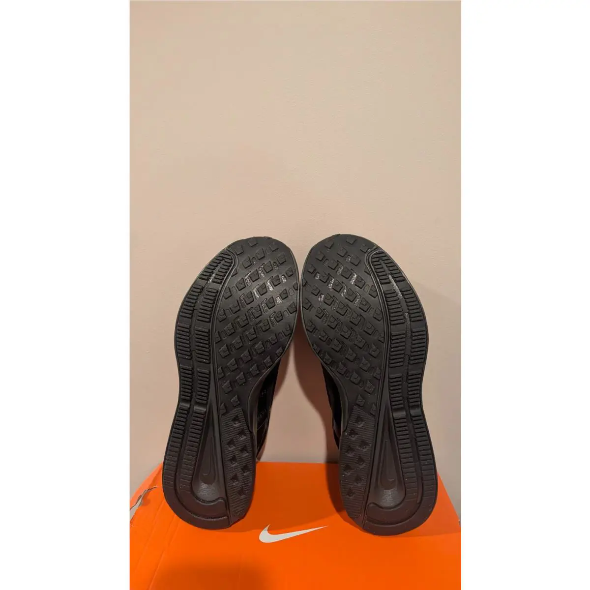 Nike shoes - Black 3