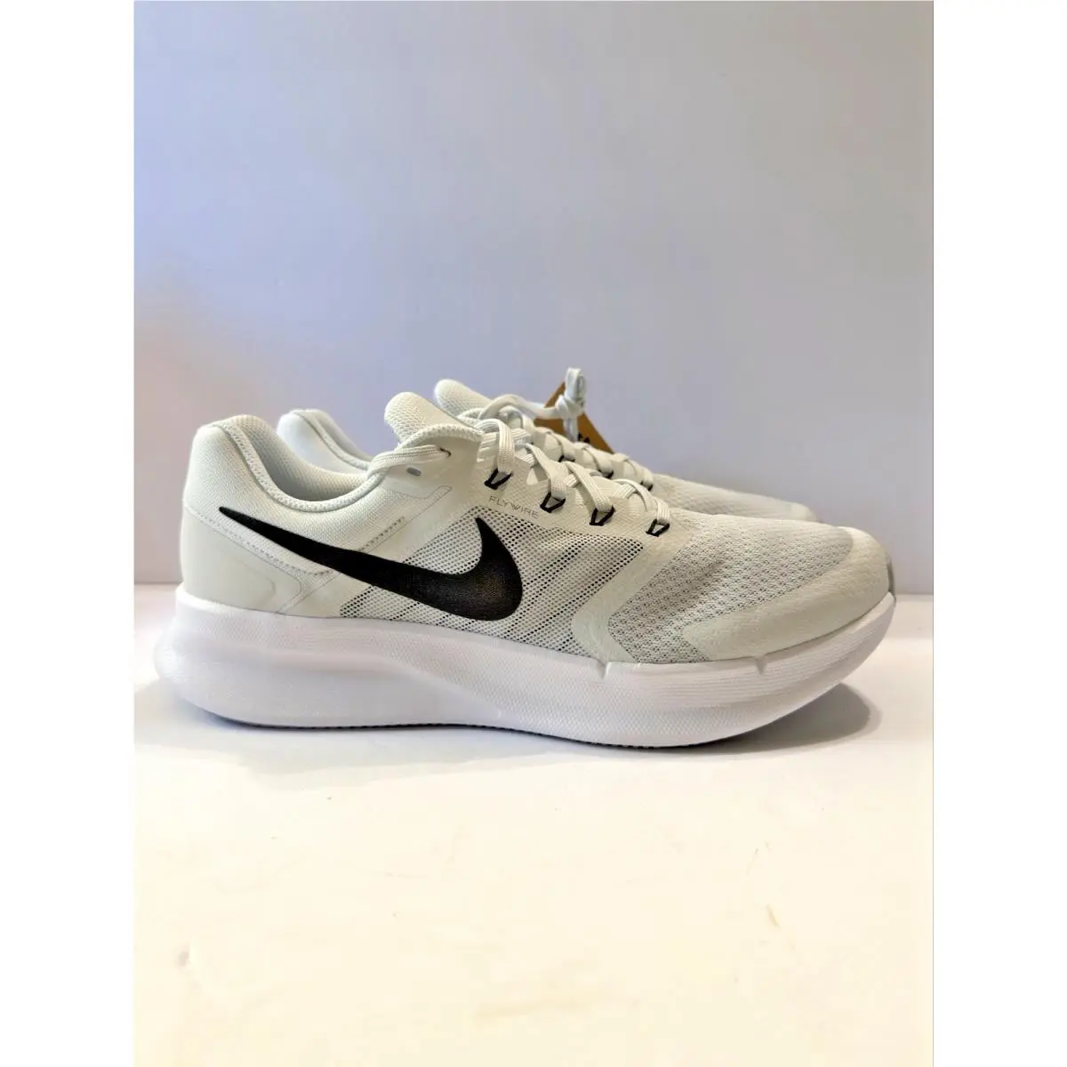 Nike Run Swift 3 Photon Dust/black White Size Men’s Size 12 /13.5