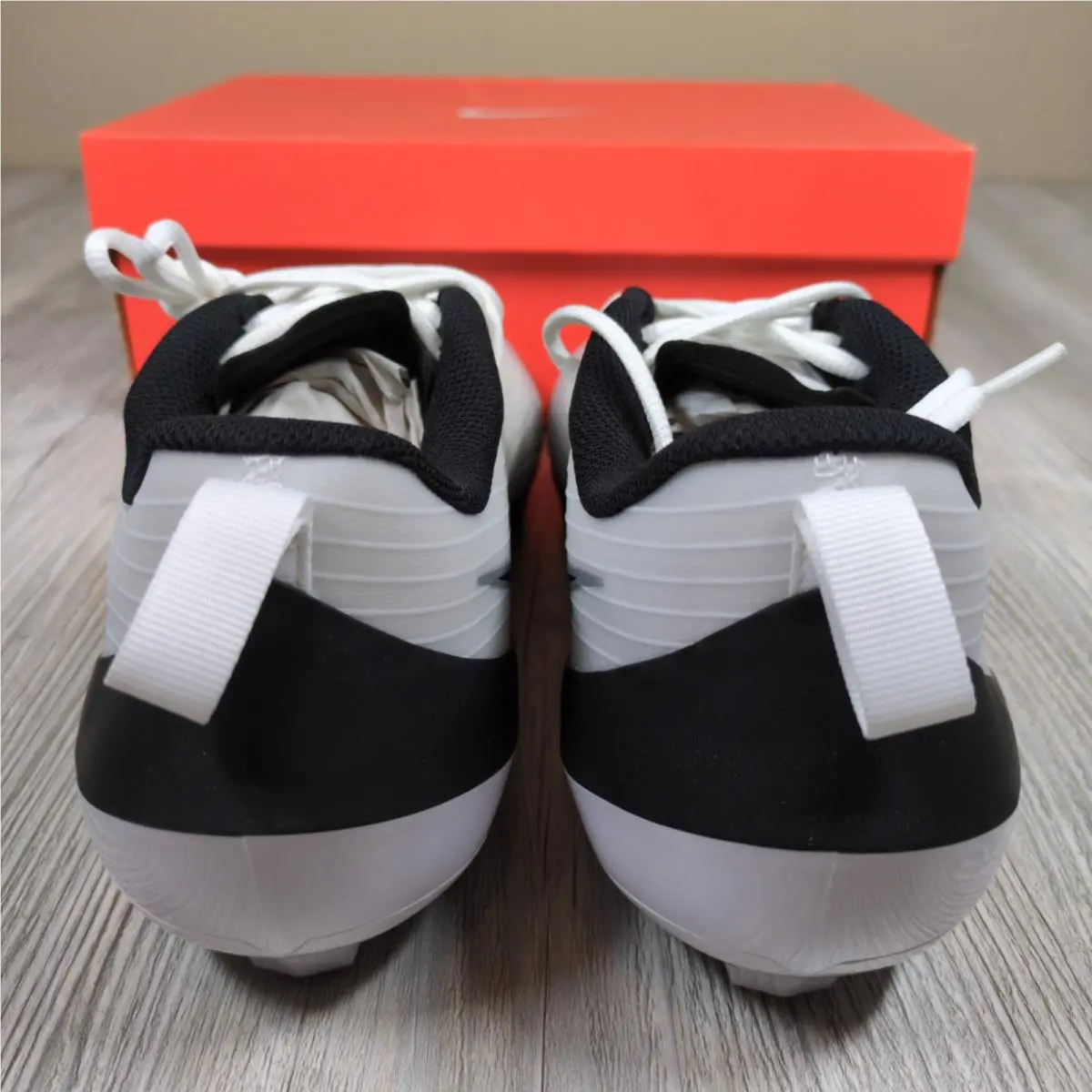 Nike shoes - White 2