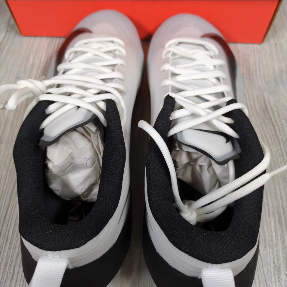 Nike shoes - White 3
