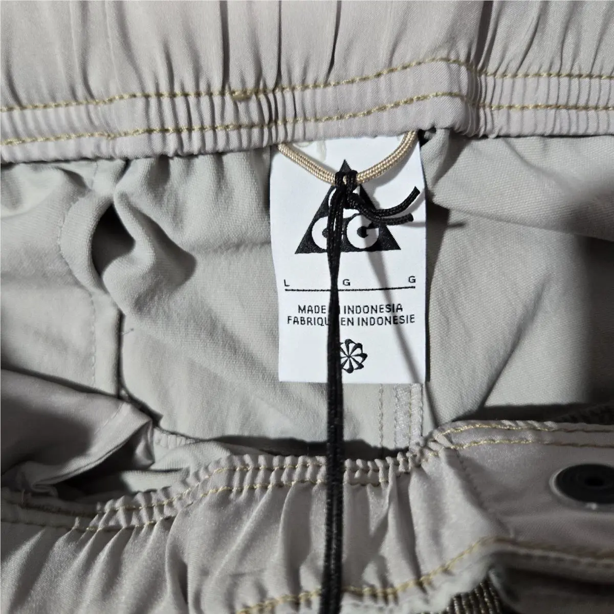 Nike clothing - Nike - Beige 3