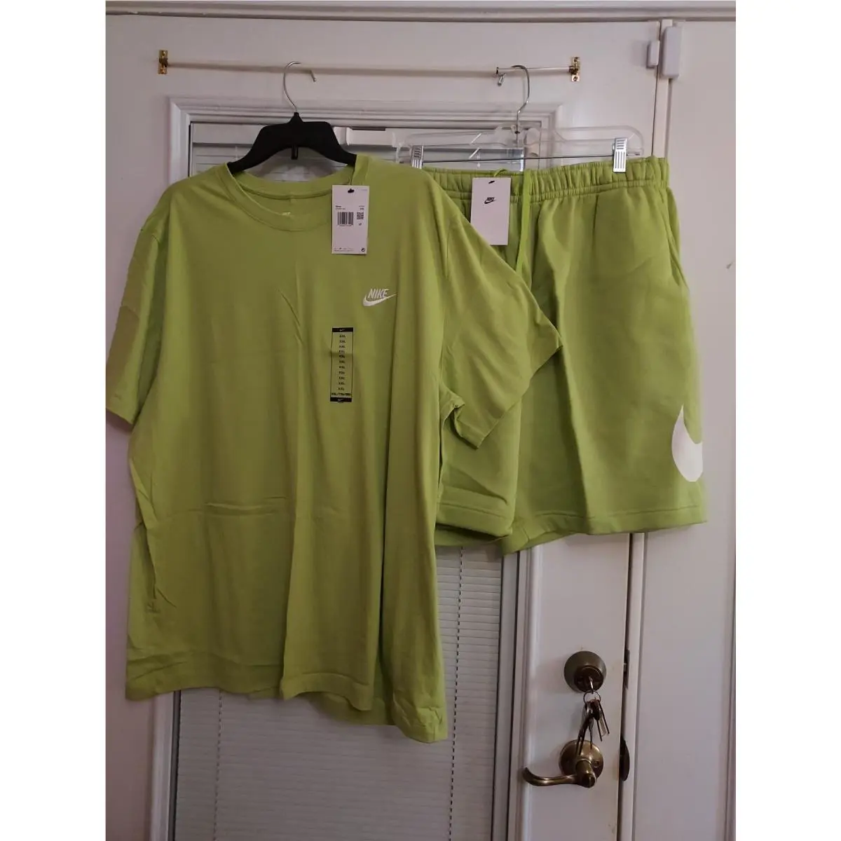Nike clothing - Green 1