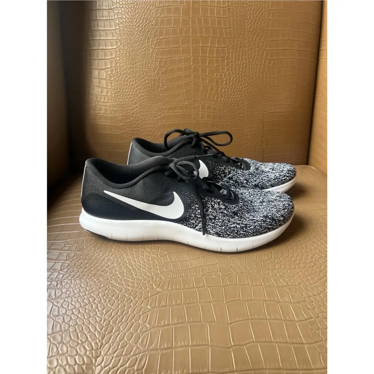 Nike shoes - Nike Flex Contact - Flex Contact - Black and White 0