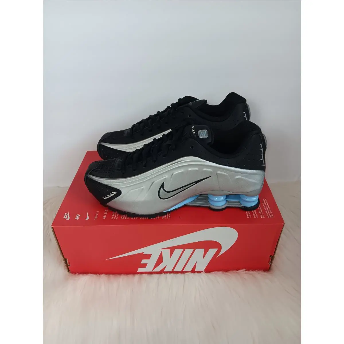 Nike shoes - Nike Shox R4 - Shox - Silver (UPC: 197863919959) 1