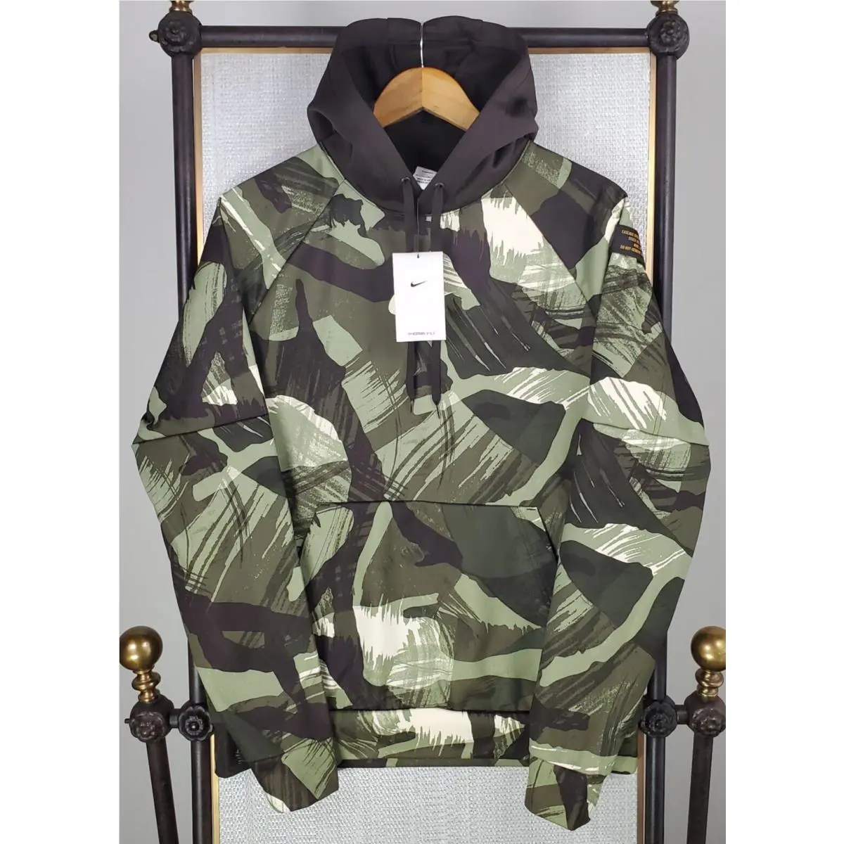 Nike Size Medium Mens Therma-fit Camo Hoodie Pullover Green Performance