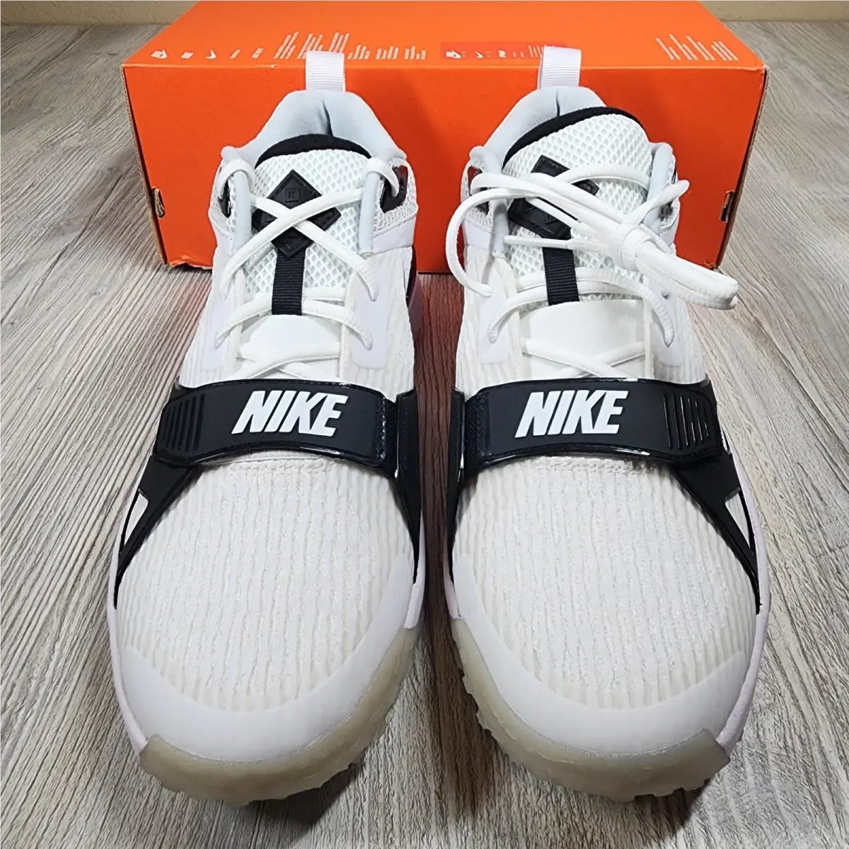 Nike shoes - White 1