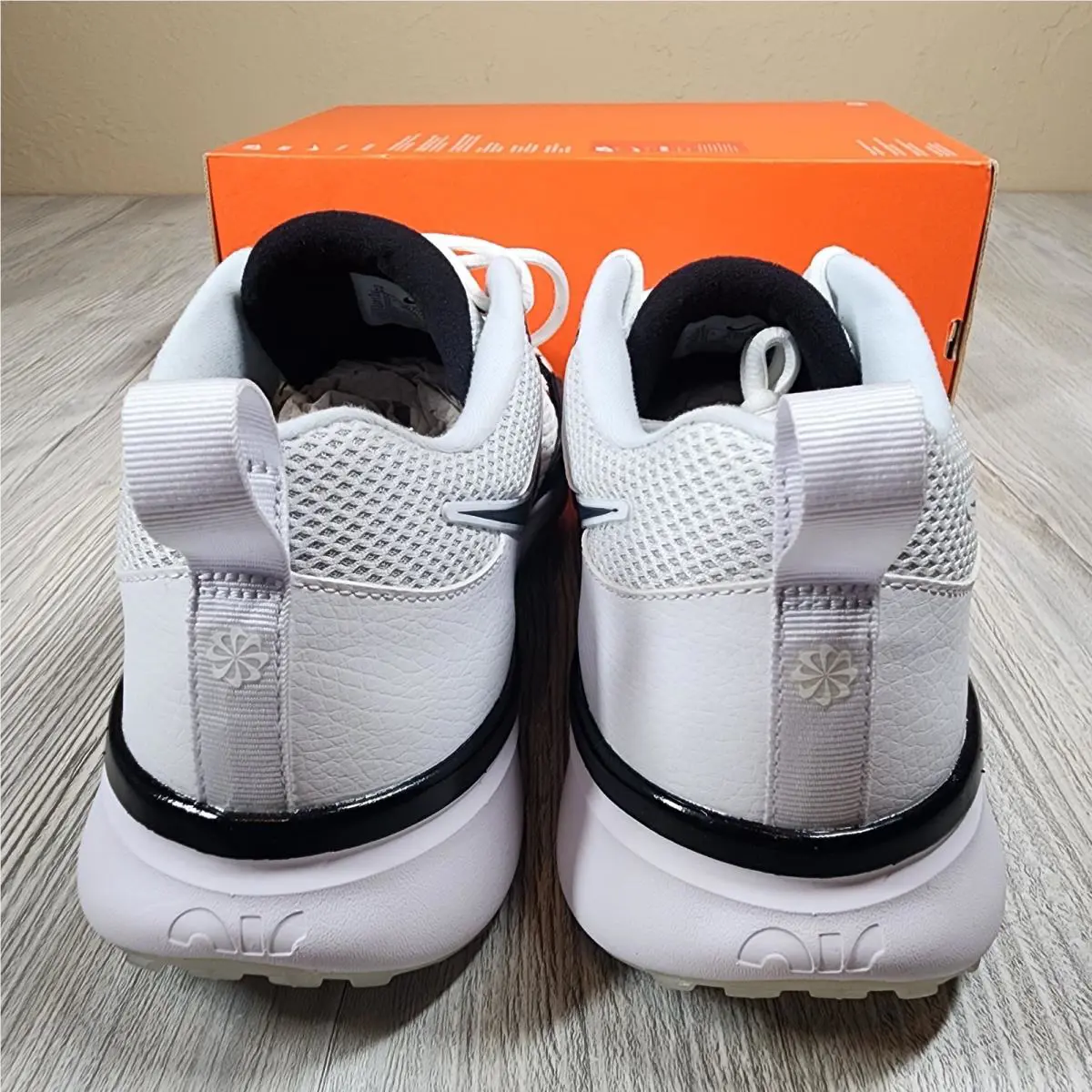 Nike shoes - White 2