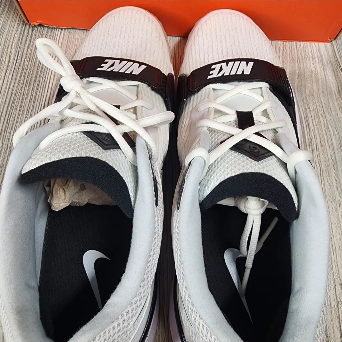 Nike shoes - White 3
