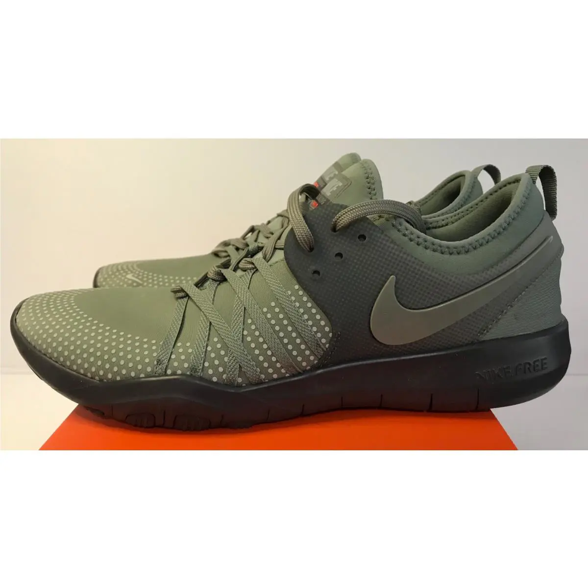 Womens Nike Training 7 Shield Cross Fit Athletic Shoes Size 15 / 940498-003