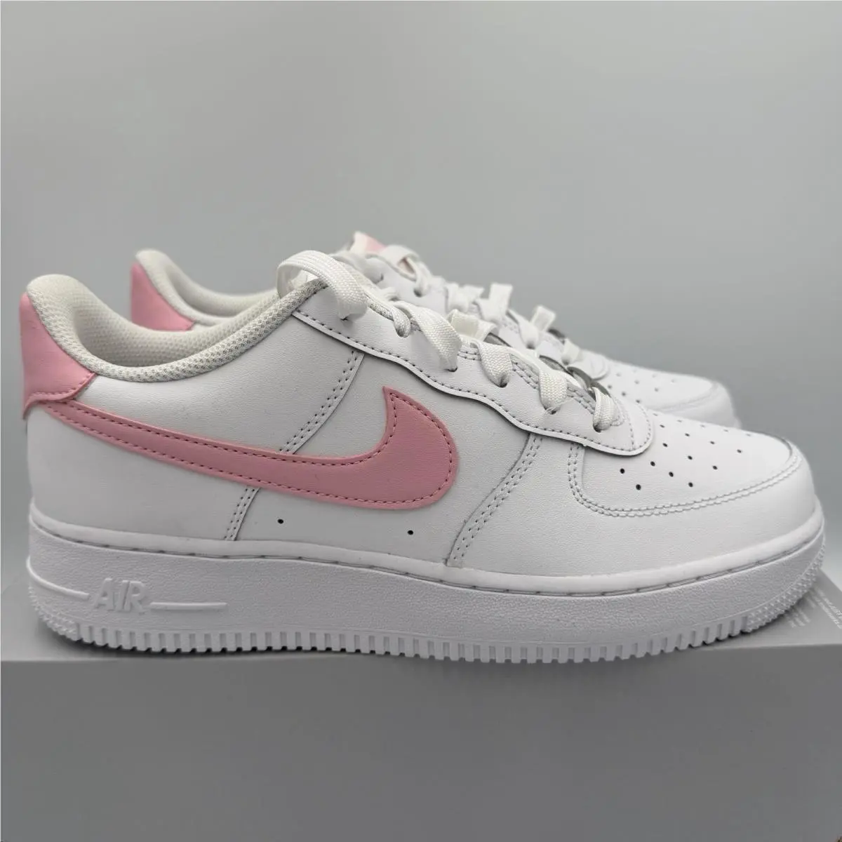 Nike Air Force 1 GS White Medium Soft Pink Size 7Y