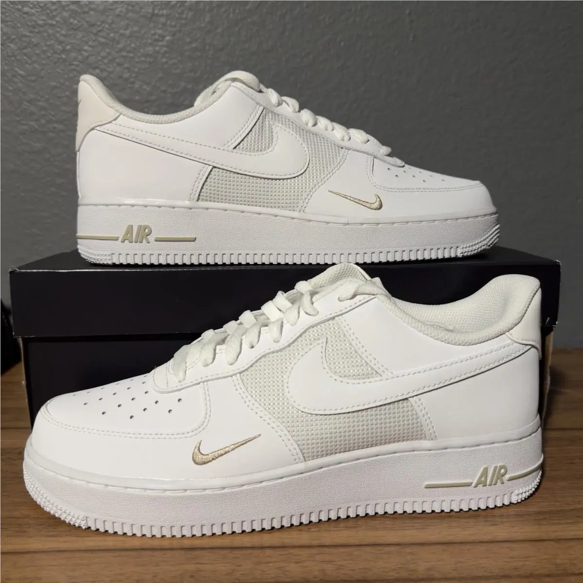 Nike Air Force 1 07 LV8 White Metallic Silver Desert Khaki IO1283 100 US Men’s 9