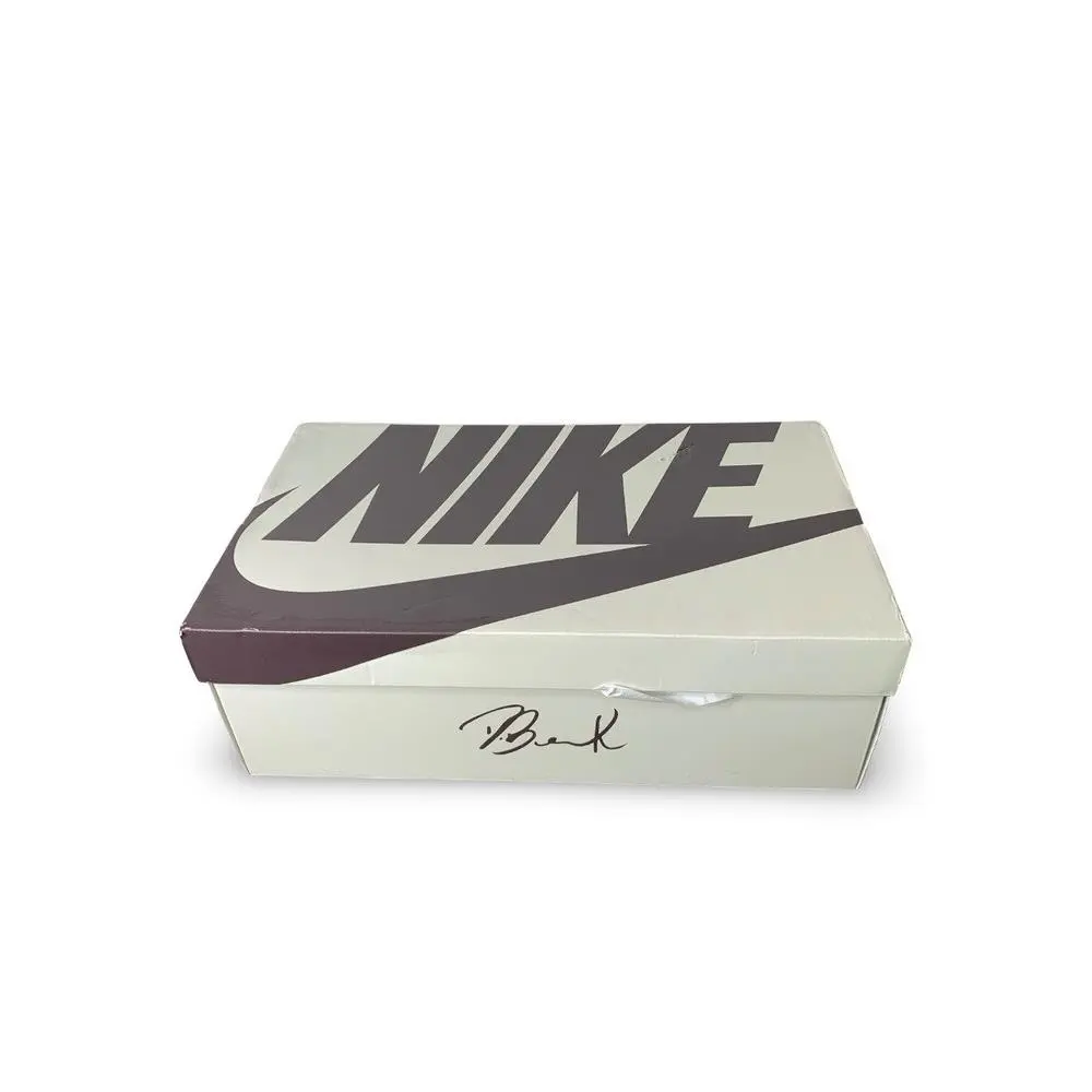 Nike shoes - Book 1 Safari 4