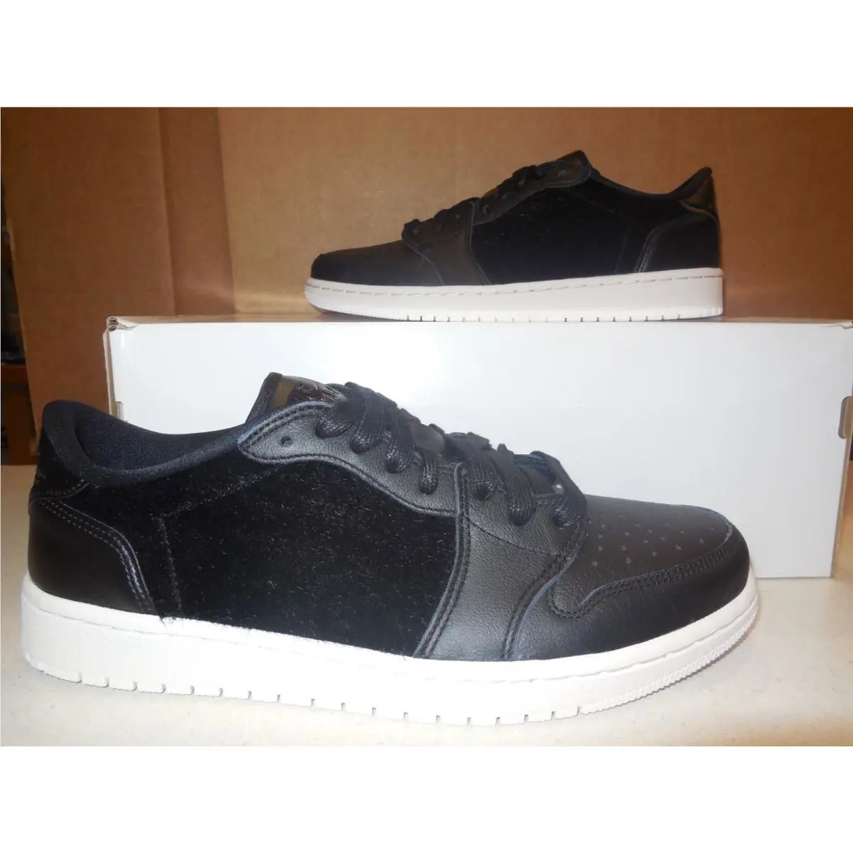 Nike shoes - Black 0