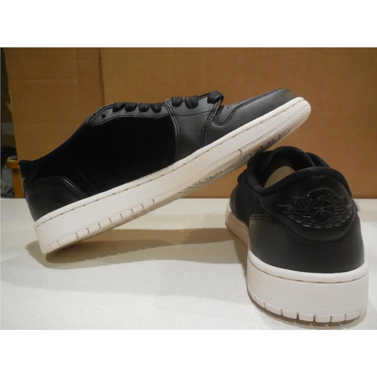 Nike shoes - Black 3