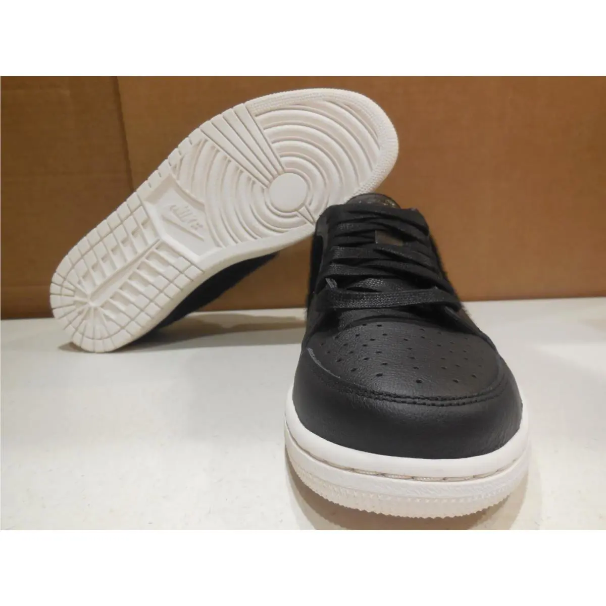 Nike shoes - Black 4