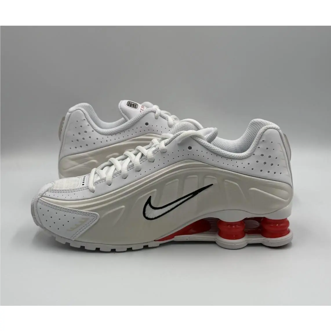 Nike shoes - Nike Shox R4 - Shox - White 2