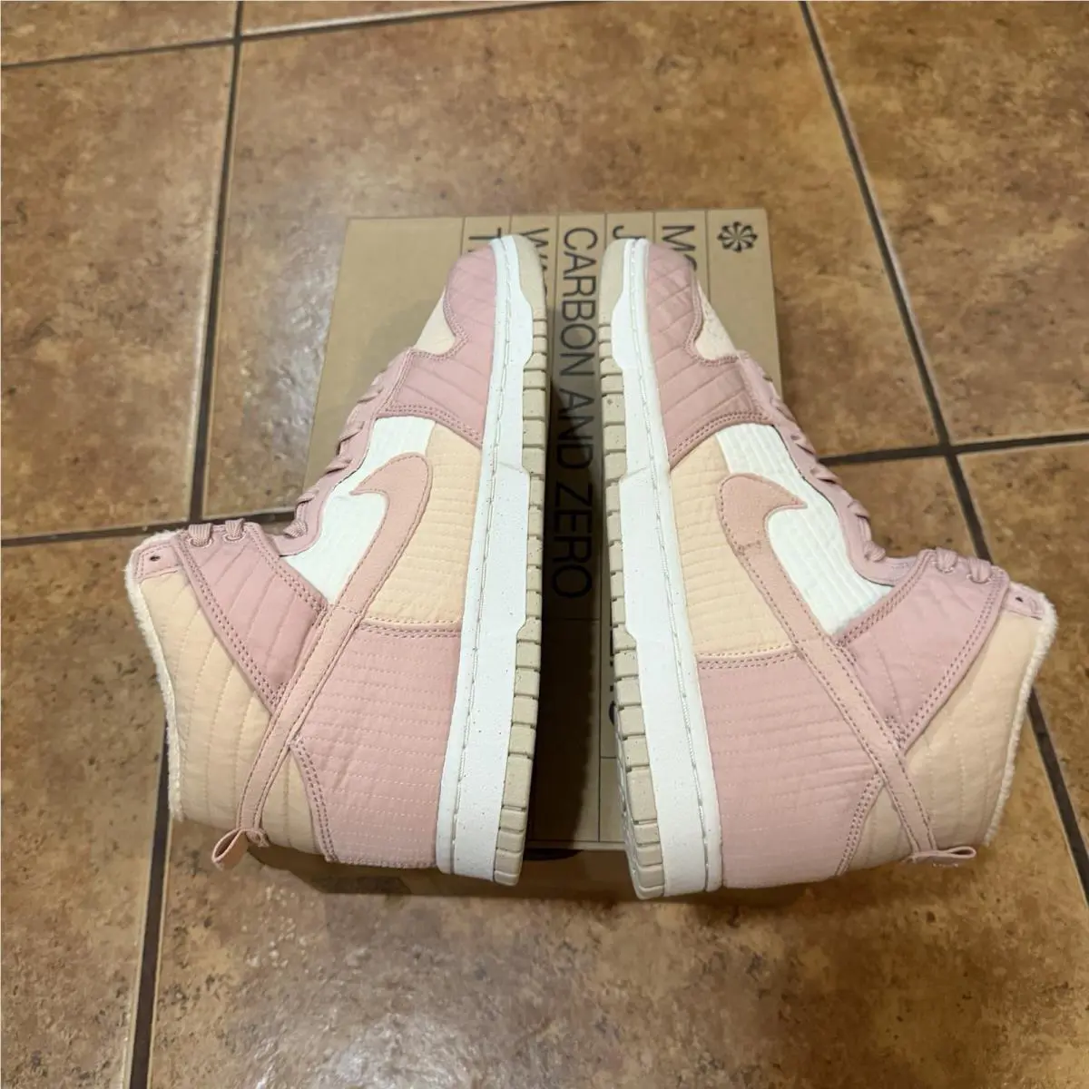 Nike shoes - White 4