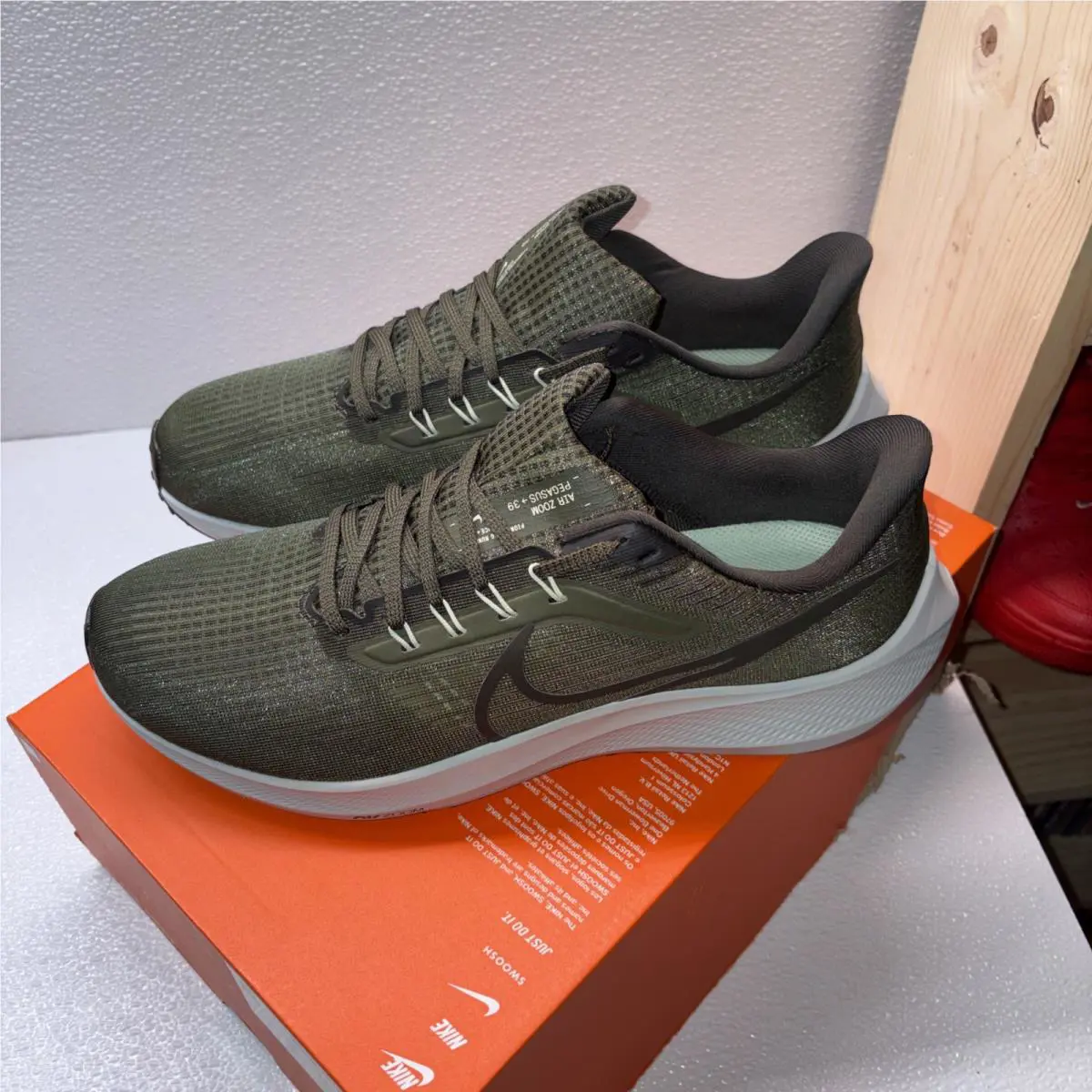 Nike Air Zoom Pegasus 39 Cargo Khaki Brown Sequia Green - Size 10