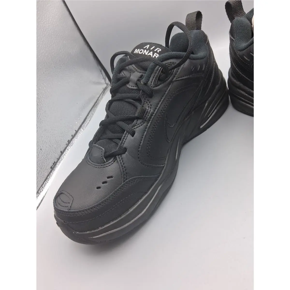 Nike shoes - Nike Air Monarch - Air Monarch - Black 4