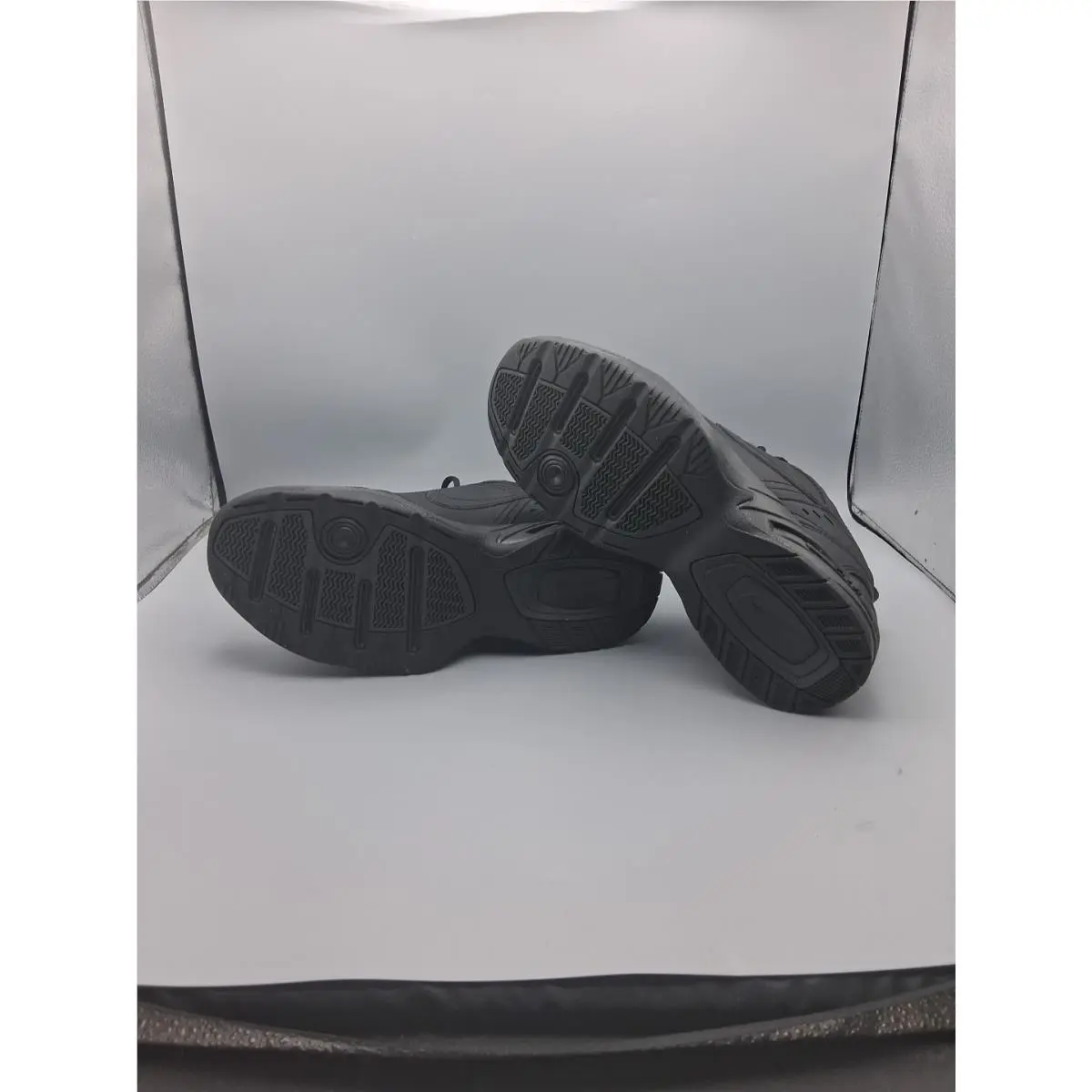 Nike shoes - Nike Air Monarch - Air Monarch - Black 6