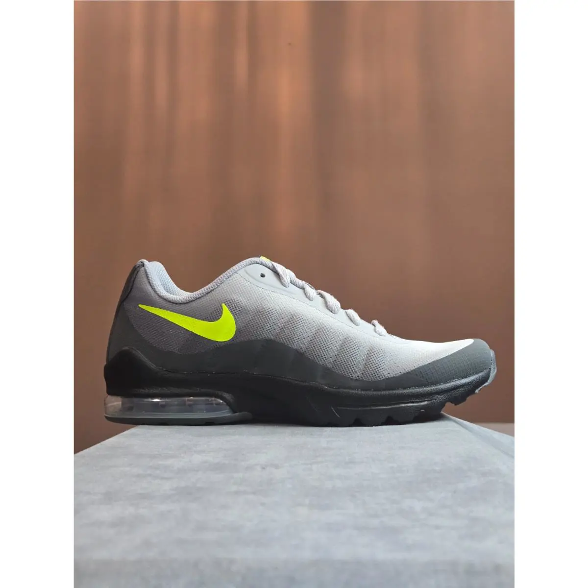 Nike Air Max Invigor Dark Grey 749572-016 Dark Grey Volt Cool Grey 5.5Y 7W