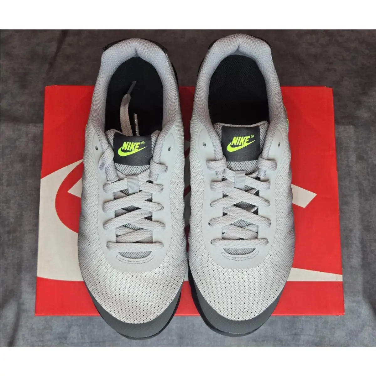 Nike shoes - Grey 0
