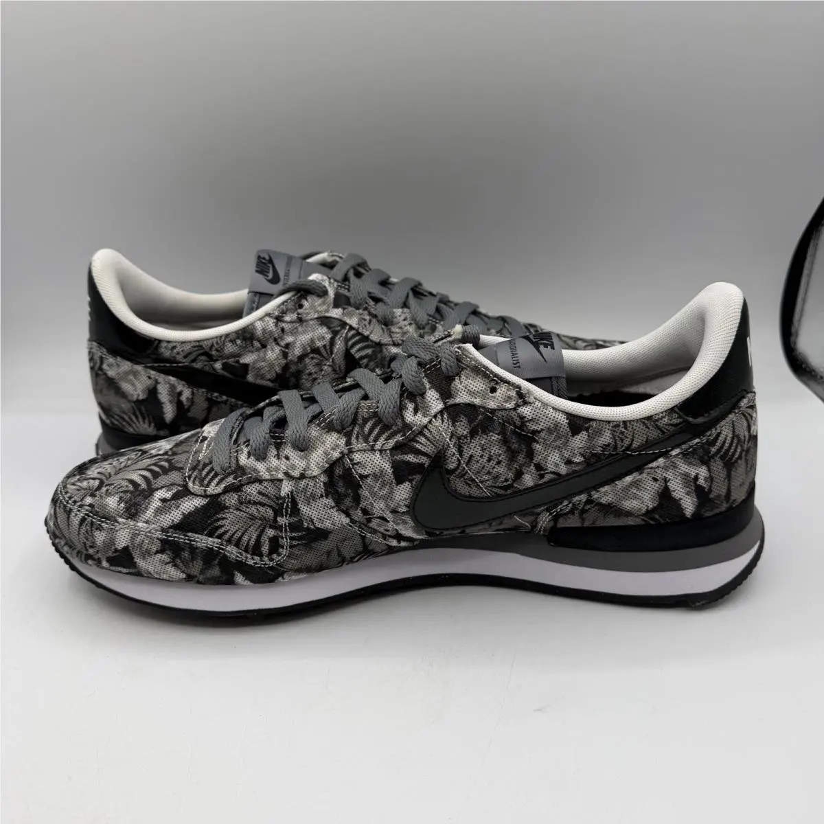 Nike shoes - Nike Internationalist - Internationalist - 682912-001 - Gray 1