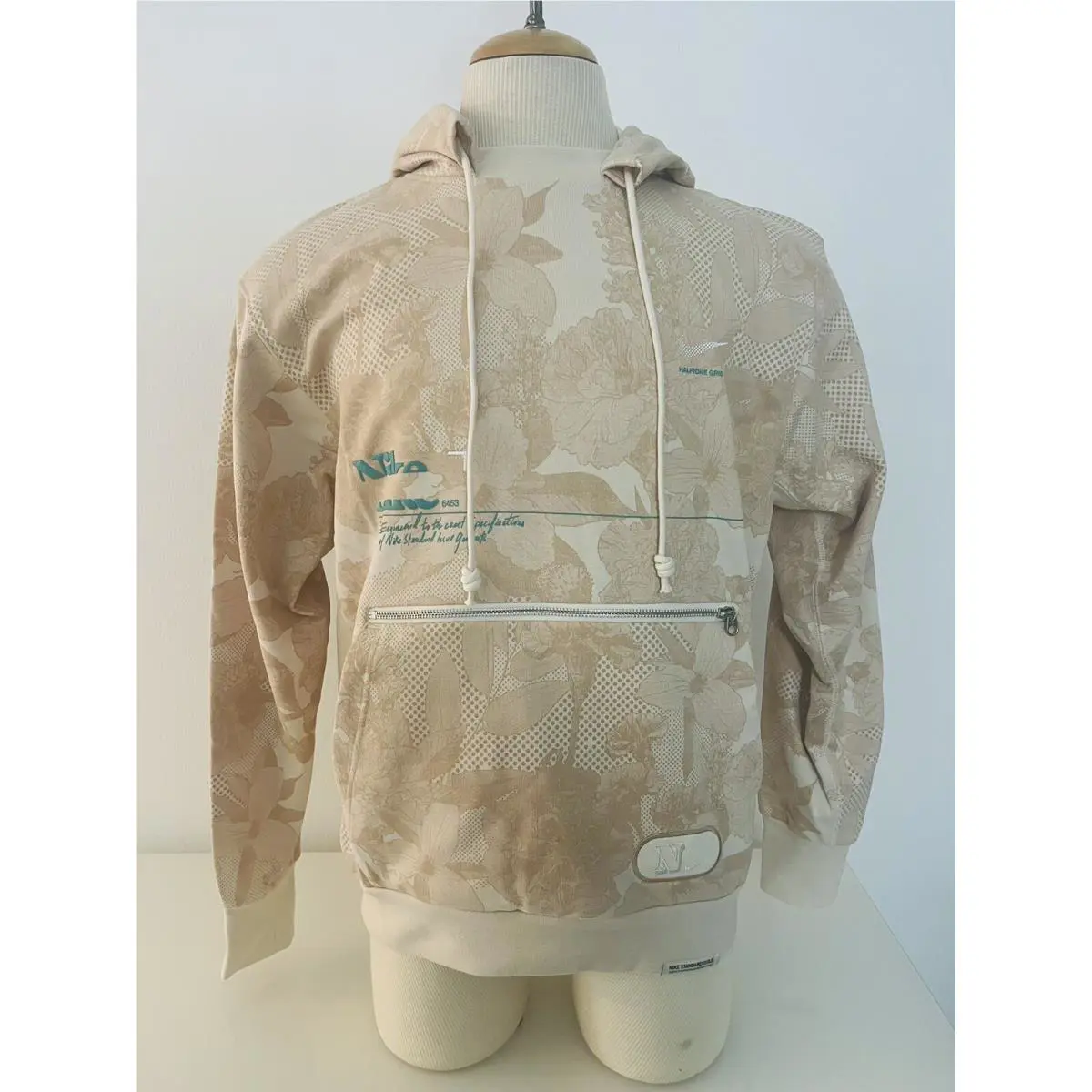 Nike Standard Issue Hoodie DV0013 219 Men Tan Jacket Size Medium