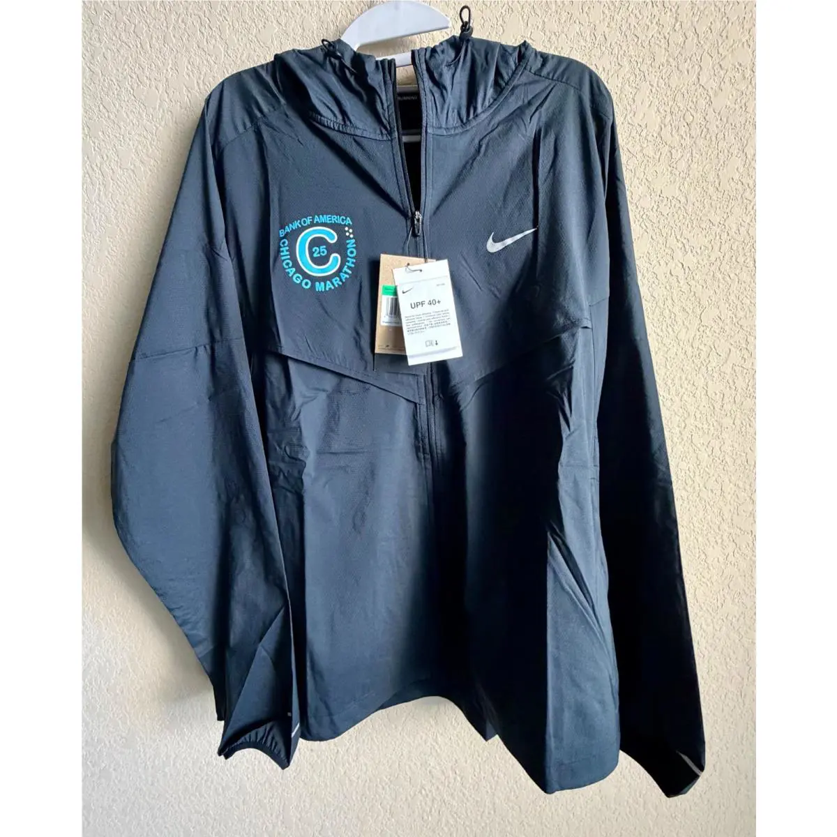 Nike Chicago Marathon 25 Impossibly Light Running Jacket Black HQ4267-010 Men XL