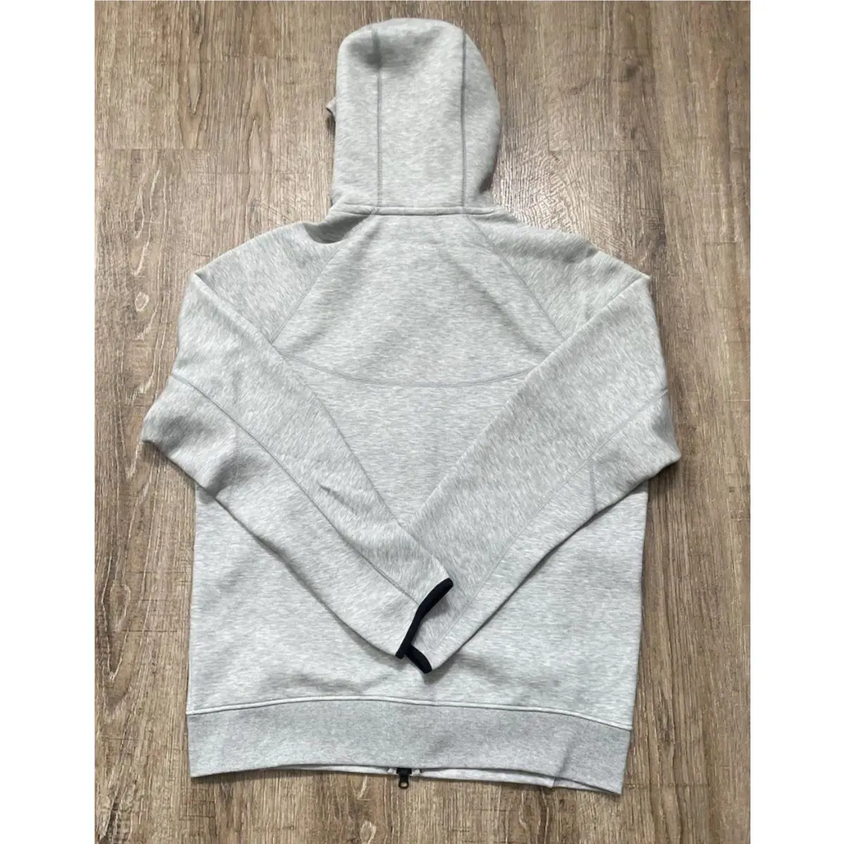 Nike clothing - Gray (UPC: 0196609229062) 0