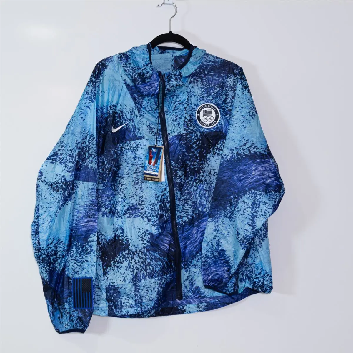 Nike Women`s Acg Usa Team Issued Full Zip Lightweight Windbreaker Jacket XL