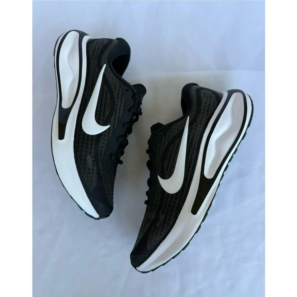 8.5 Women`s Nike Journey Run FJ7765-001 Black White Running Shoes