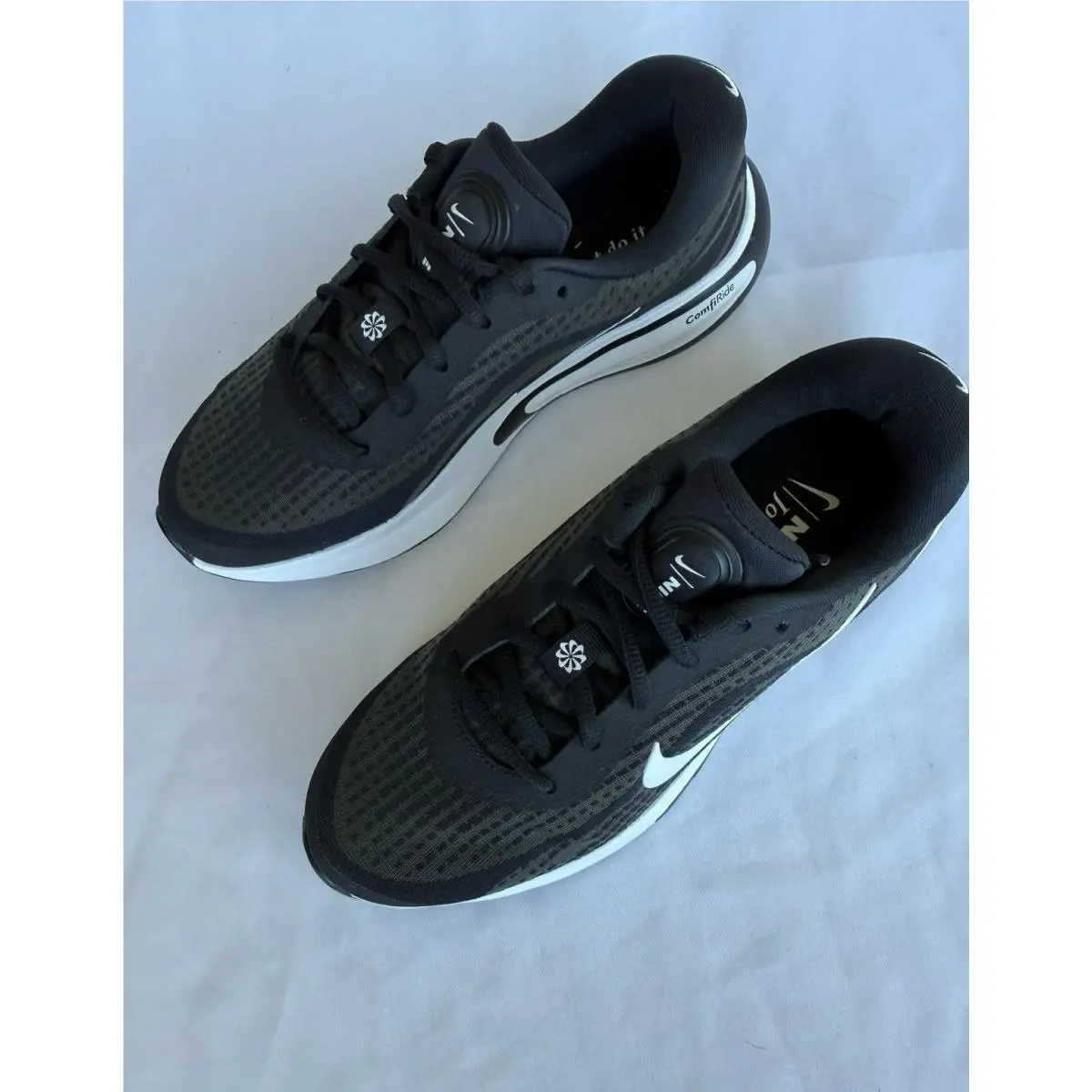 Nike shoes - Nike Essentialist - Essentialist - BLACK / WHITE 1