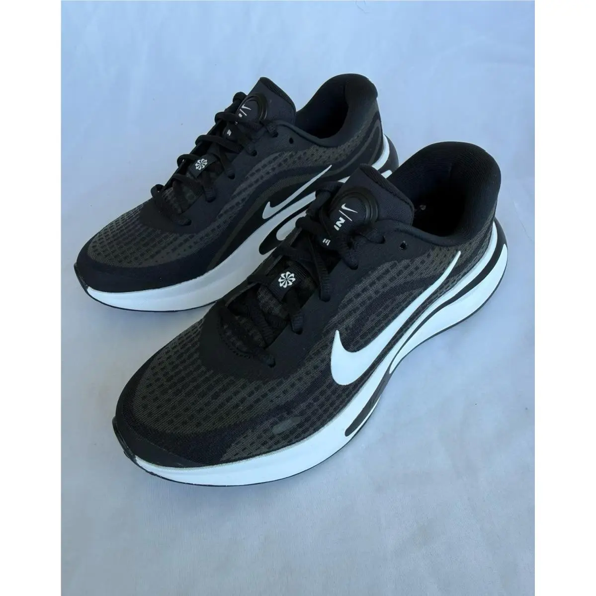 Nike shoes - Nike Essentialist - Essentialist - BLACK / WHITE 0