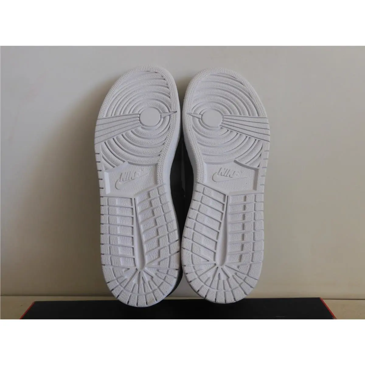 Nike shoes - Air Jordan 1 - Air - Green (UPC: 885176592579) 5