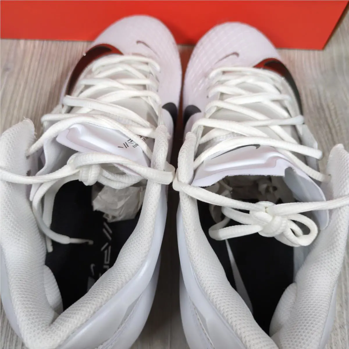 Nike shoes - White 3