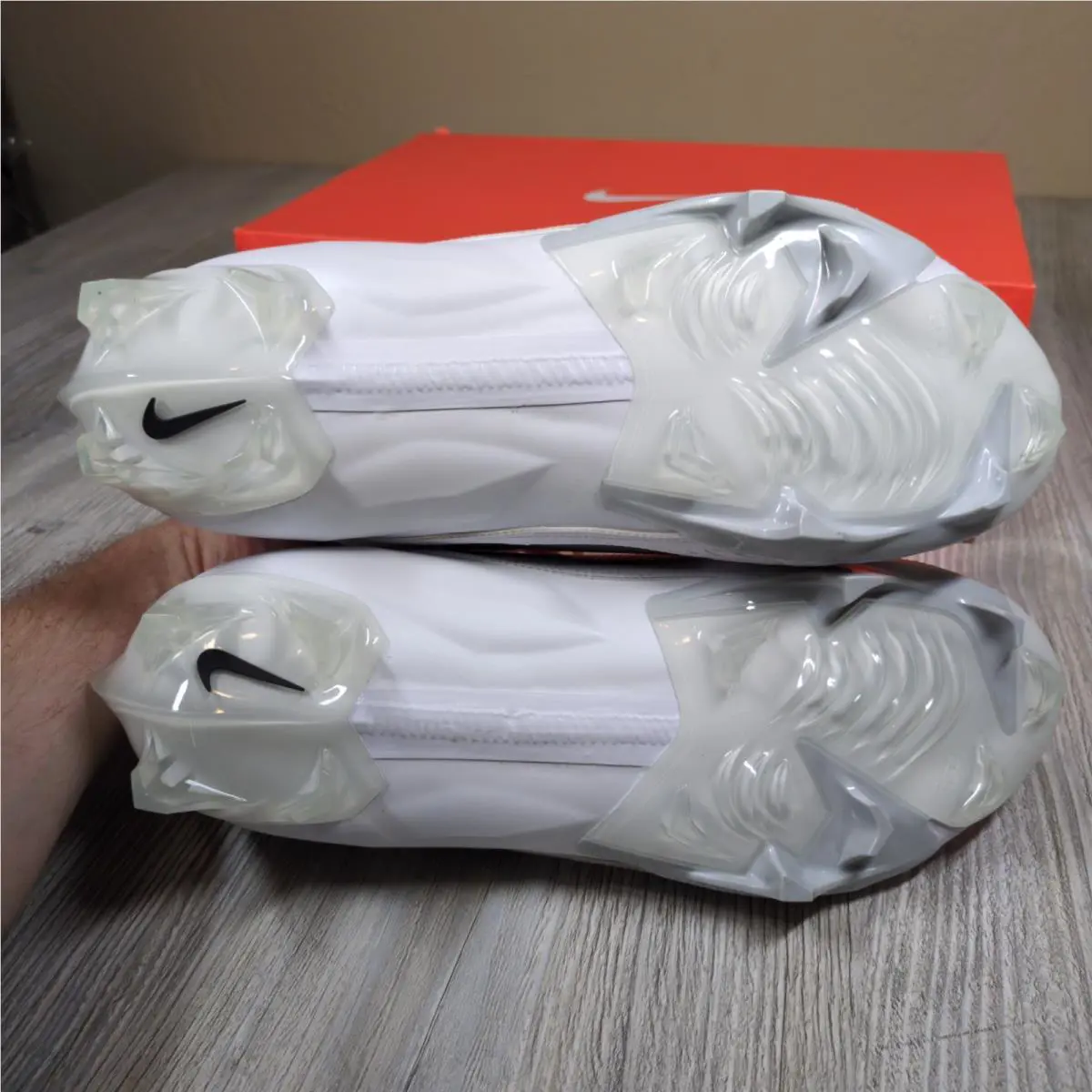 Nike shoes - White 4