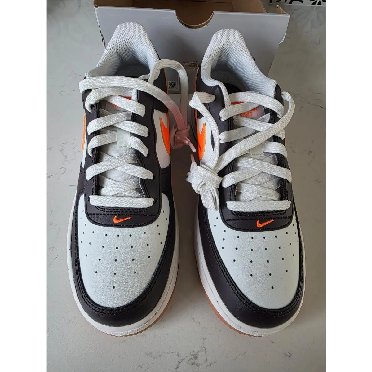 Nike shoes - White 2