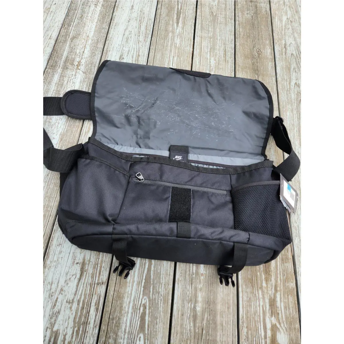 Nike Sports Cordura Messenger Bag Swoosh Laptop Black Padded Shoulder