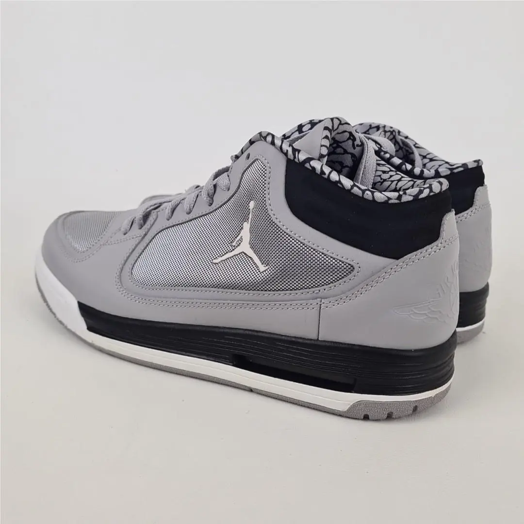 Nike shoes - 552665004 - 552665-004 - Matte Silver/White/Black (UPC: 820652089822) 3