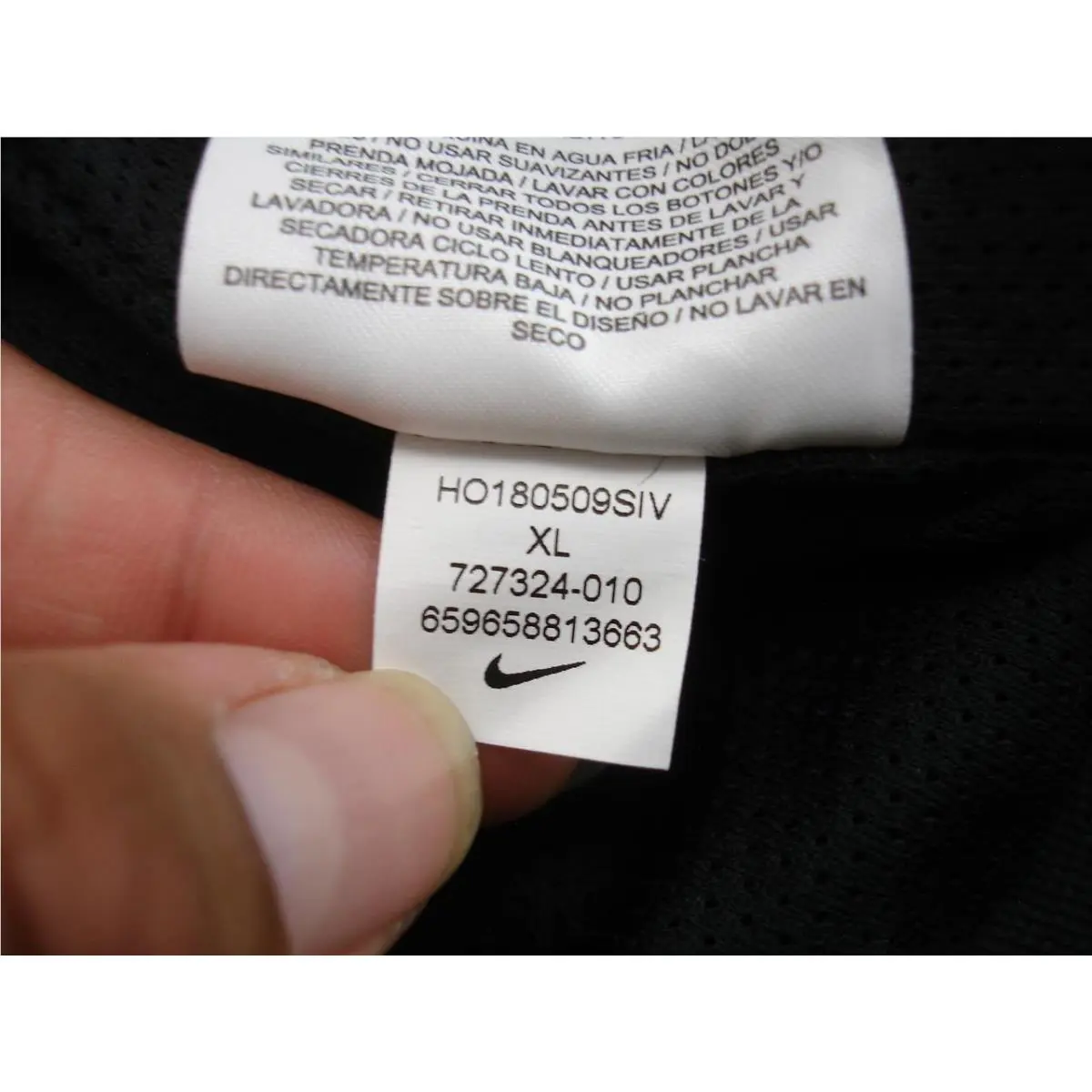 Nike clothing - Nike Woven Windrunner - Woven Windrunner - Black 16
