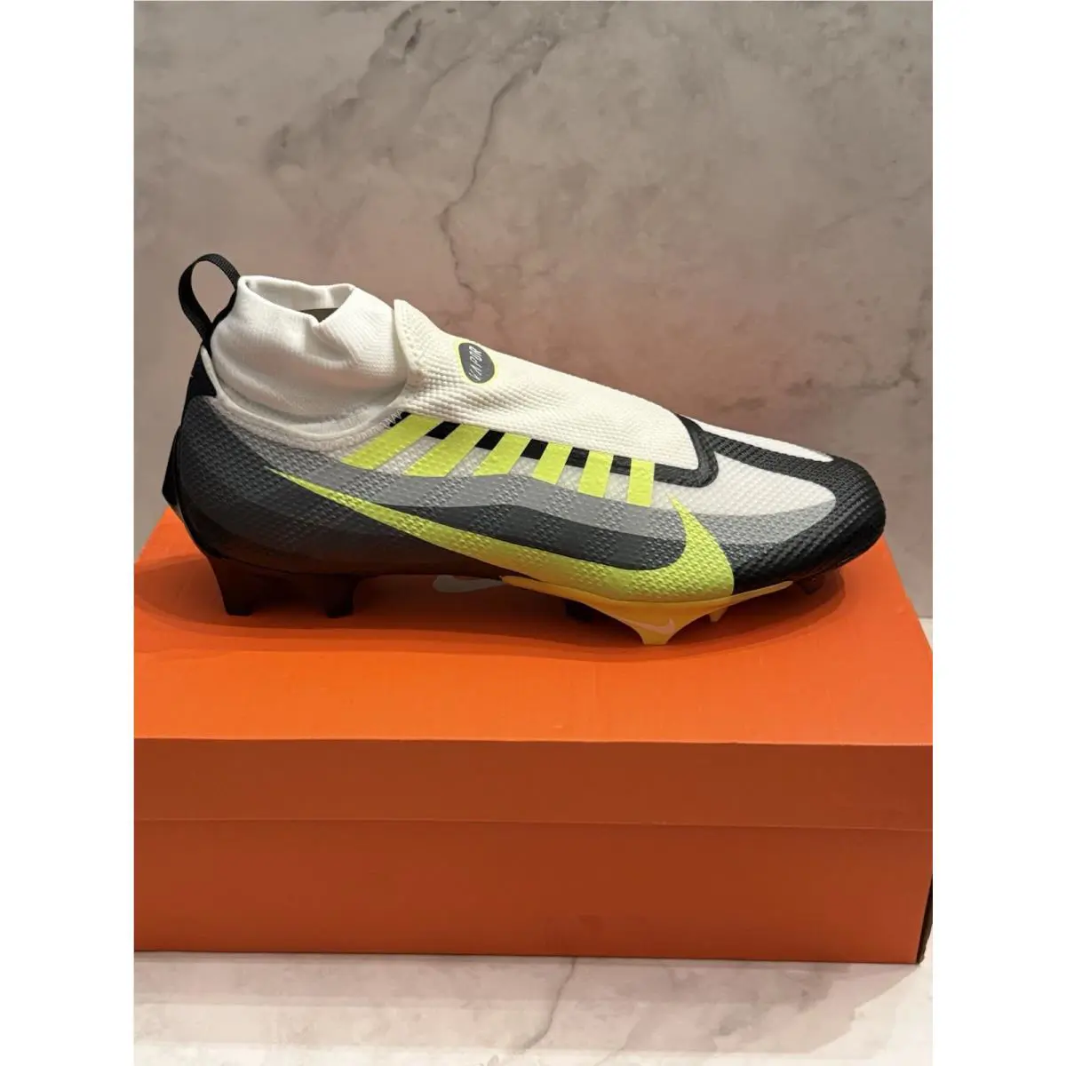 Nike Vapor Edge Pro 360 Air Max 95 Football Cleats Volt DV5844-015 Size 12.5
