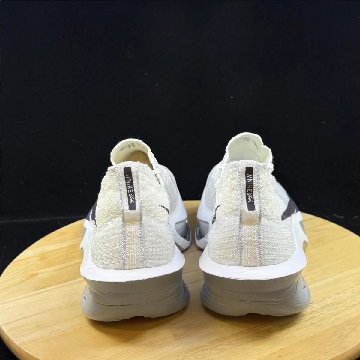 Nike shoes - White 2