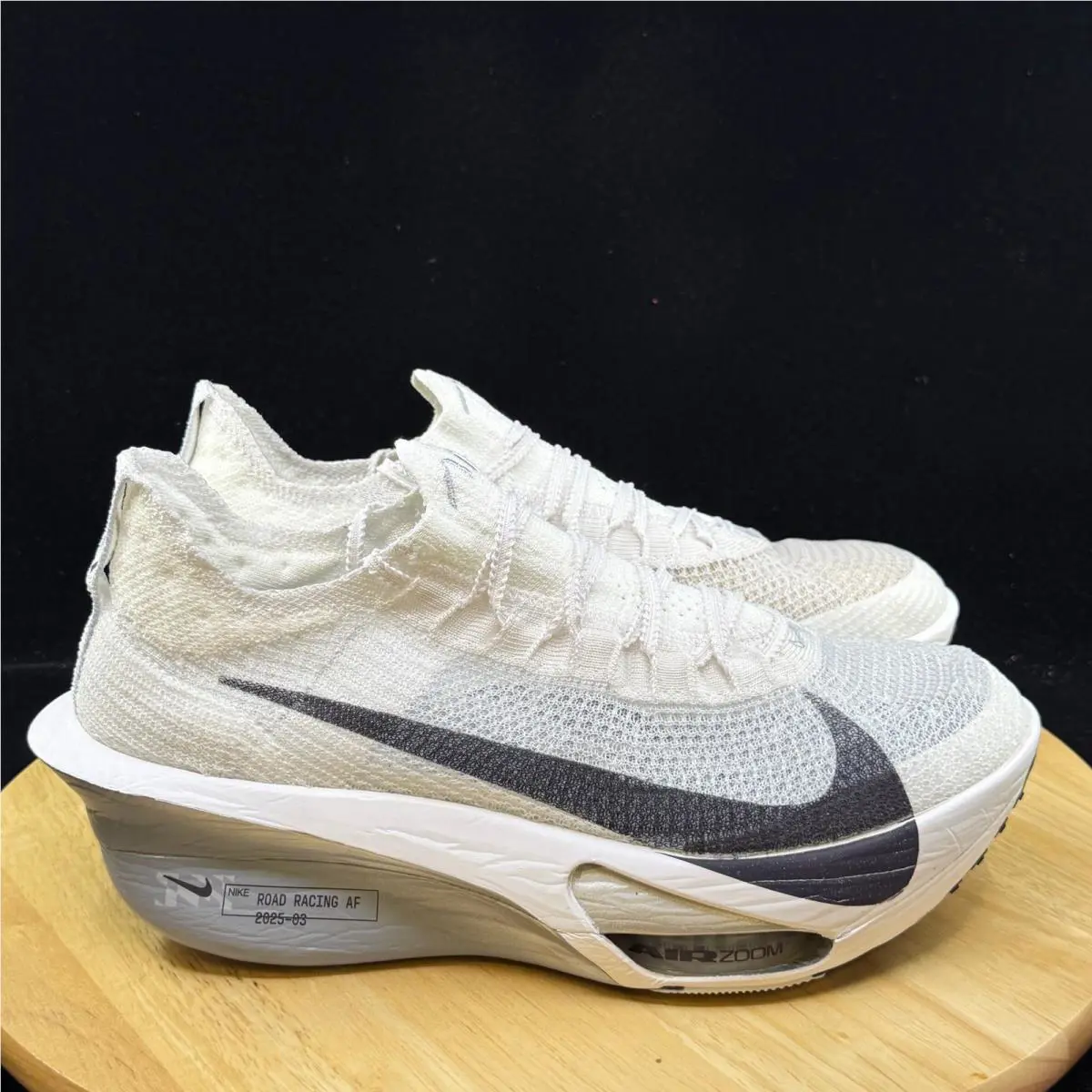 Nike shoes - White 3