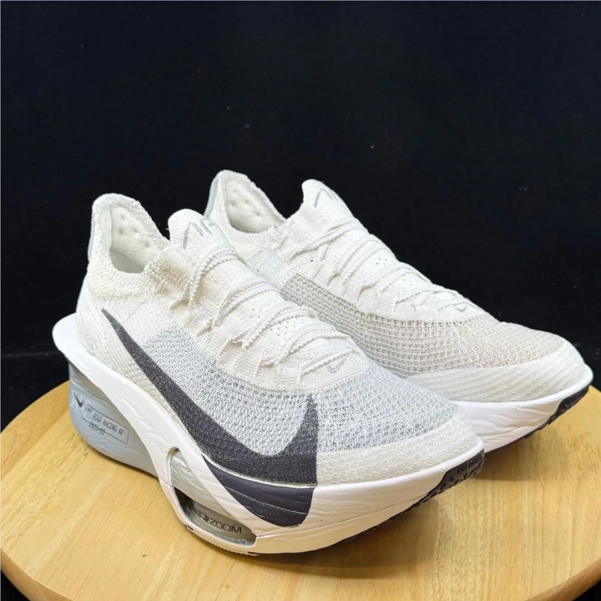Nike shoes - White 4
